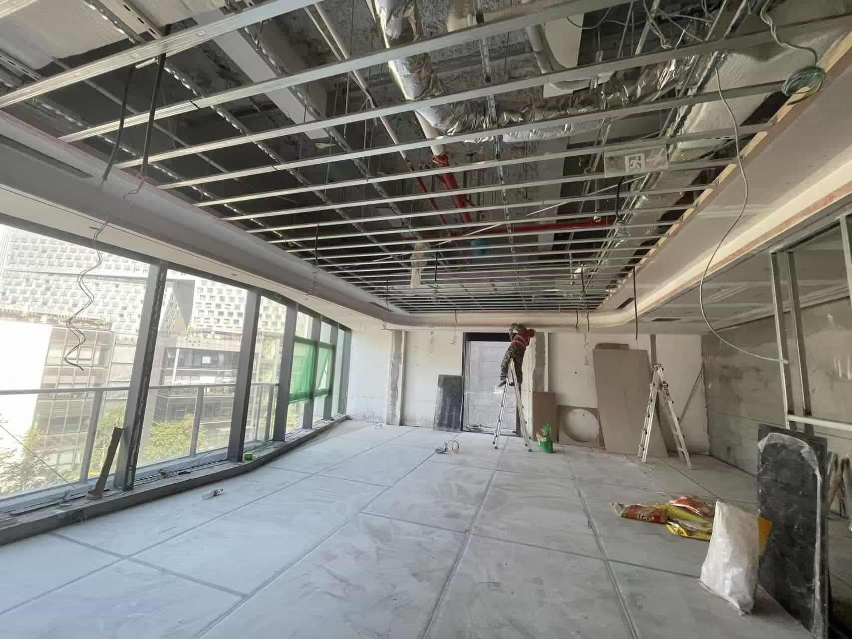 辦公廠房裝修現(xiàn)場